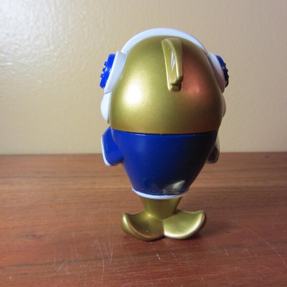 Ryan’s World Mini figure gold Gil shark (W5362) - Picture 5 of 6